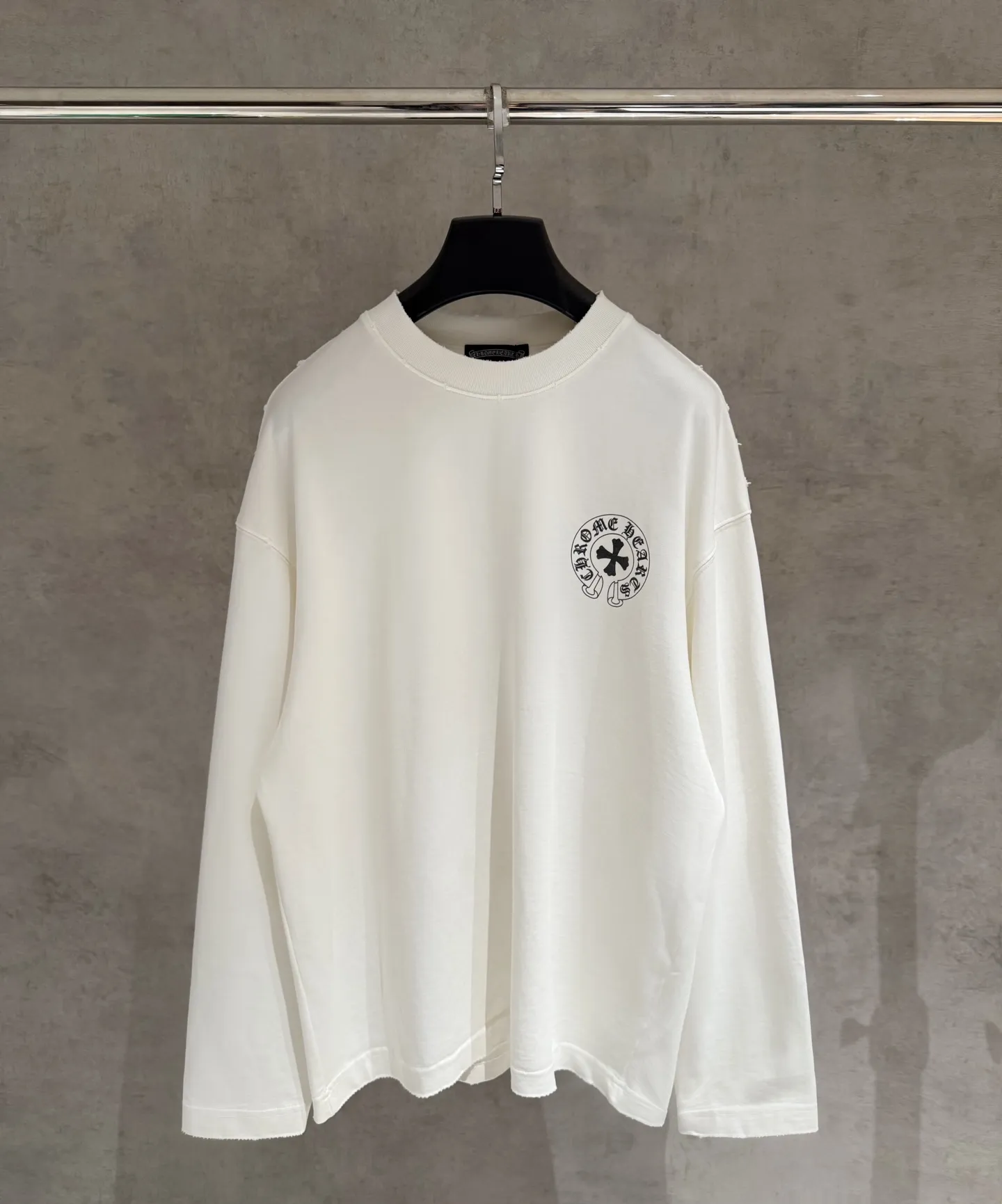 🅿️340 [Strict quality control] CH Croixin's new long-sleeved sweatshirt T-shirt. Heavy 340g double yarn fabric. Wash the whole garment twice. Frayed and torn on all four sides. Heavy fabric. The neckline is made of icy Solona. Loose fit. Deep, wide and stylish. No deformation or shrinkage. Color: 3 colors, black, white and gray. Size: M-2xl